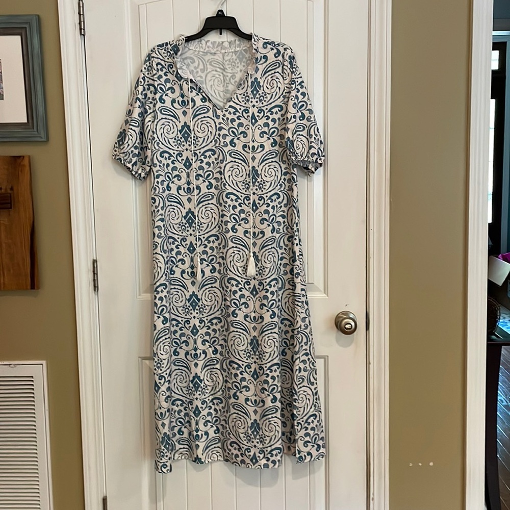 NWOT Short sleeve V neck dress size large by SHEIN